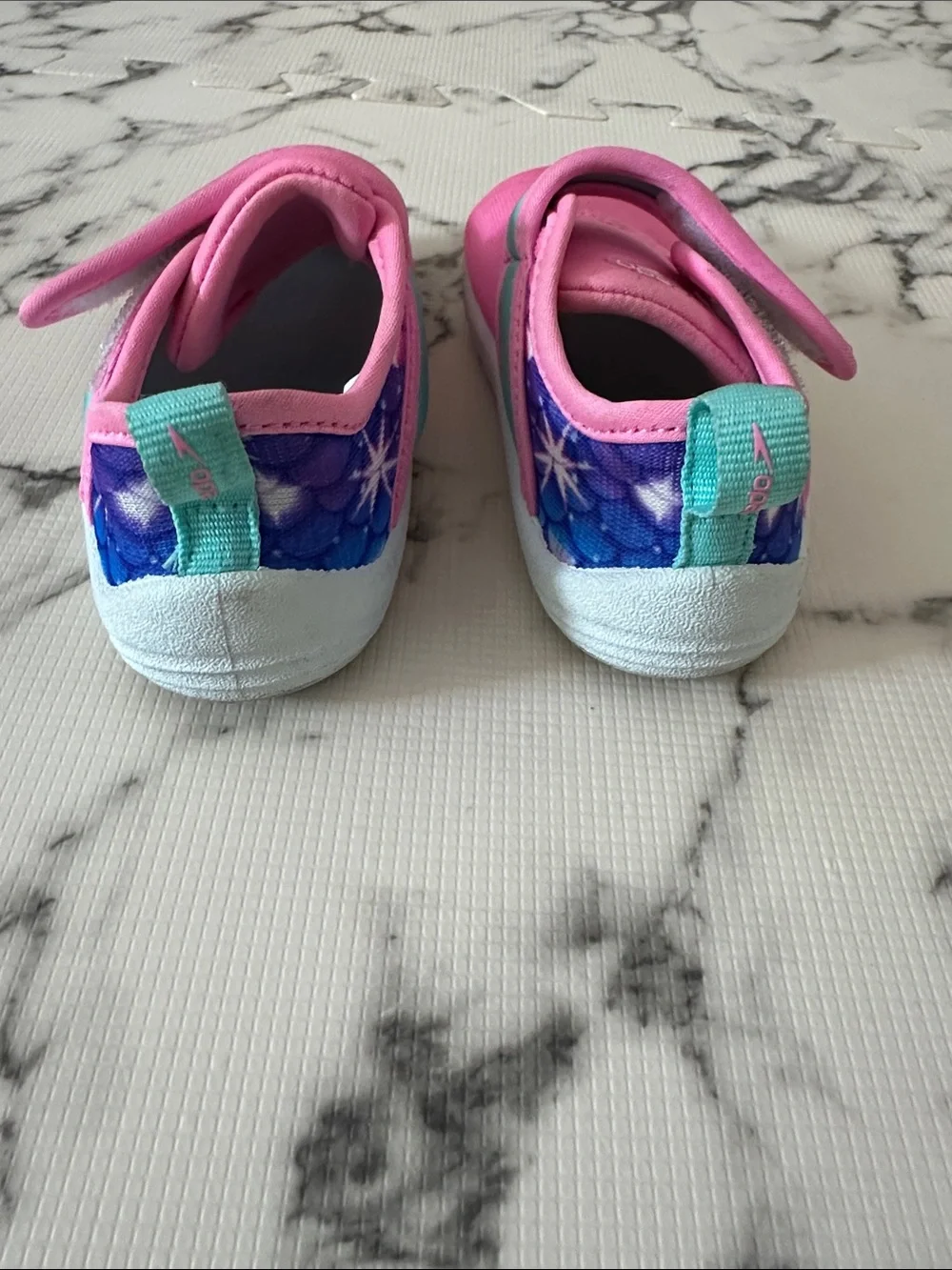 Speedo Kids Medium Pink Water Shoes with Teal Strap